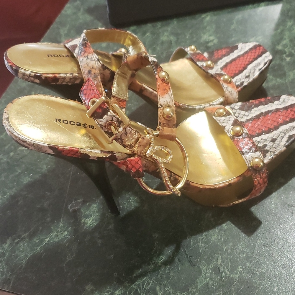 Heels - Picture 2 of 2